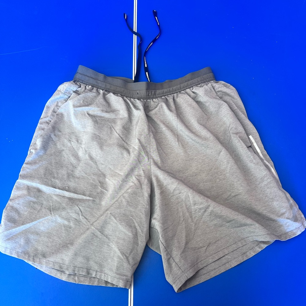 Men’s Nike athletic running shorts size medium